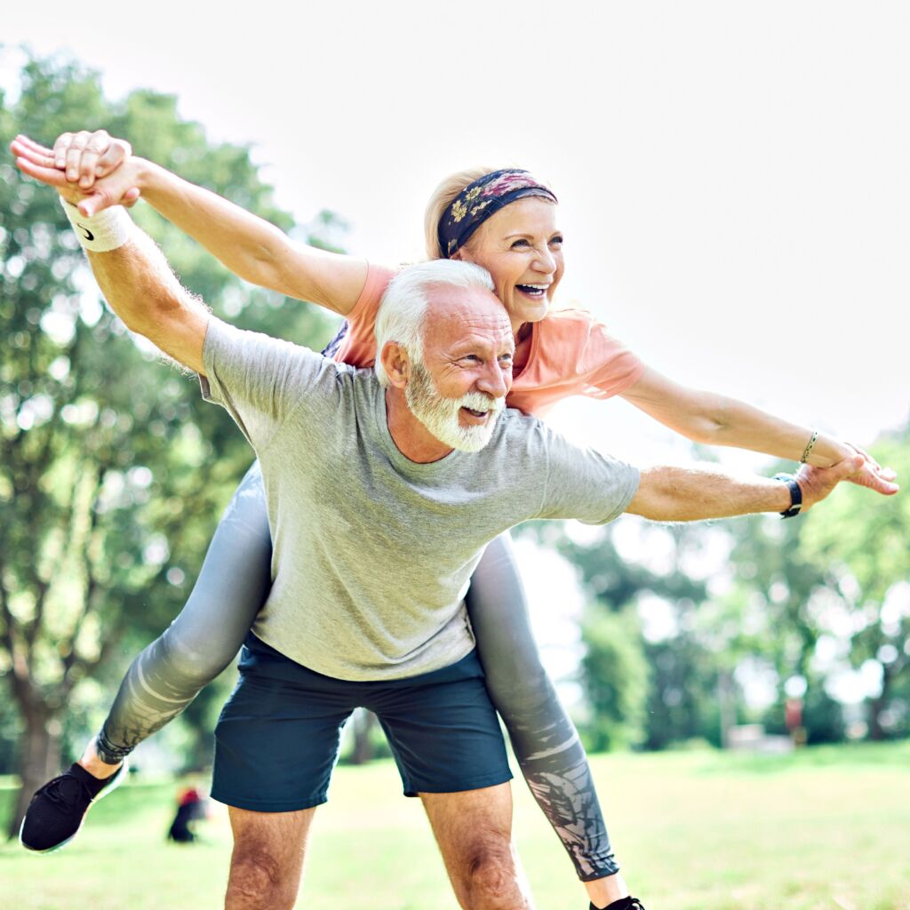 Älteres Päärchen beim Sport